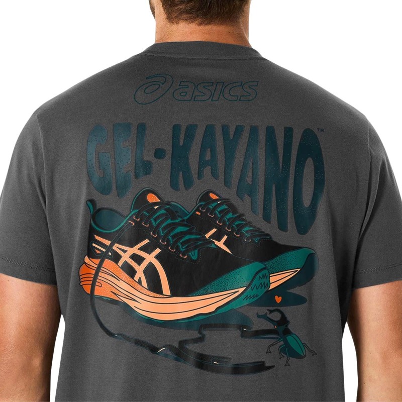 Asics Camiseta Road Graphic Gel Kayano Gris Carrier Grey Hombre