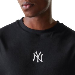 New Era Camiseta Oversized New York Yankees MLB League Essential Negro Hombre