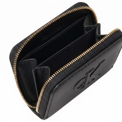 Calvin Klein Cartera Bold CK Medium Zip Around Negro Black Mujer