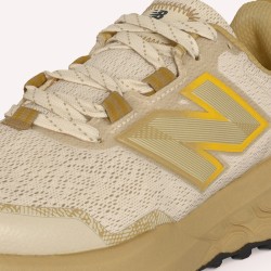 New Balance Zapatilla Trail Running Fresh Foam X Garoé V2 Beige Mujer