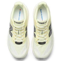 New Balance Zapatilla Running Fuelcell Rebel V5 Verde Pistachio Butter Hombre