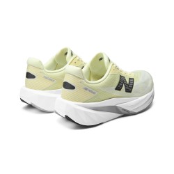 New Balance Zapatilla Running Fuelcell Rebel V5 Verde Pistachio Butter Hombre